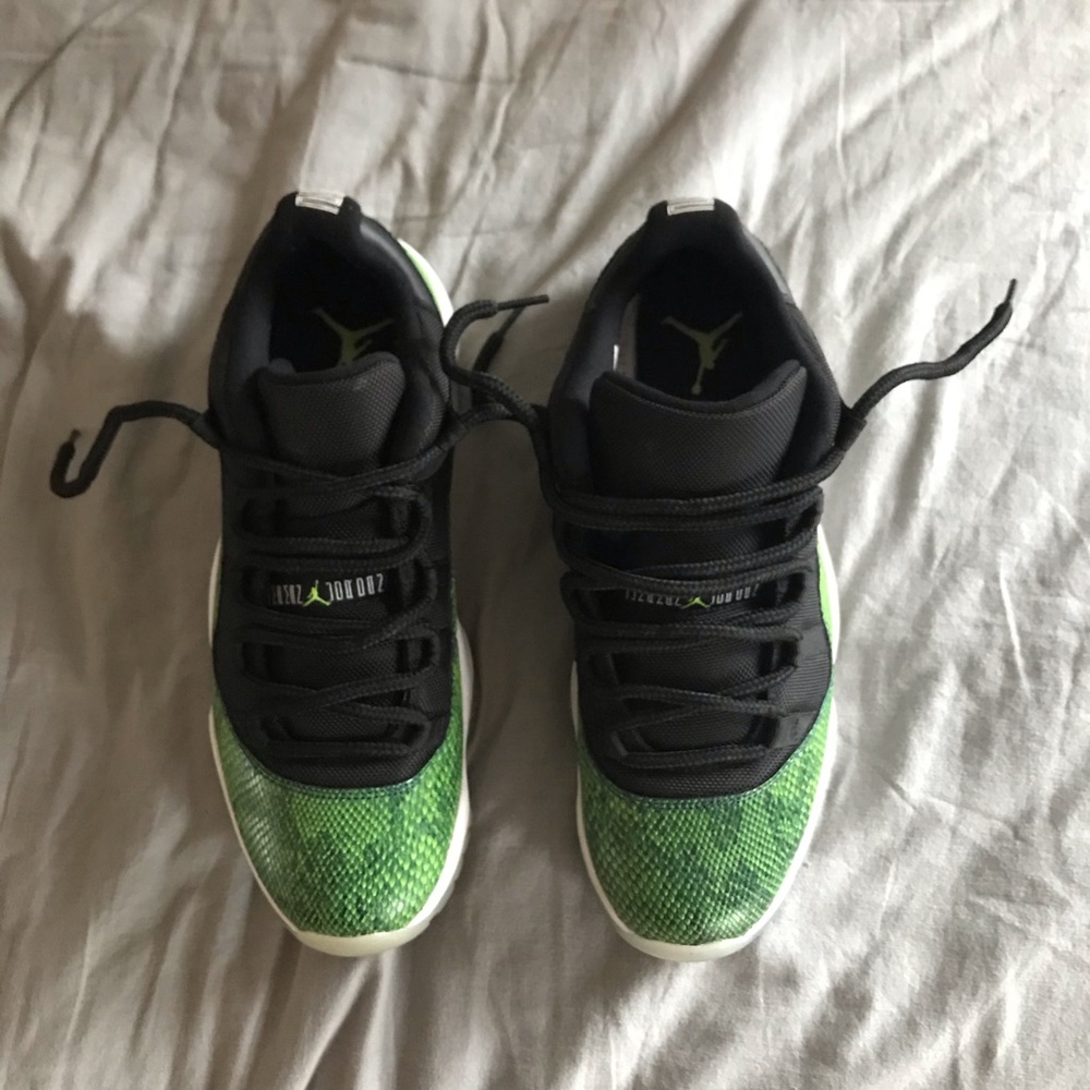 Nike Air Jordan 11 XI Retro Low Green Snake- USED